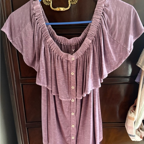 American Eagle shirt and sweater. - Picture 5 of 5